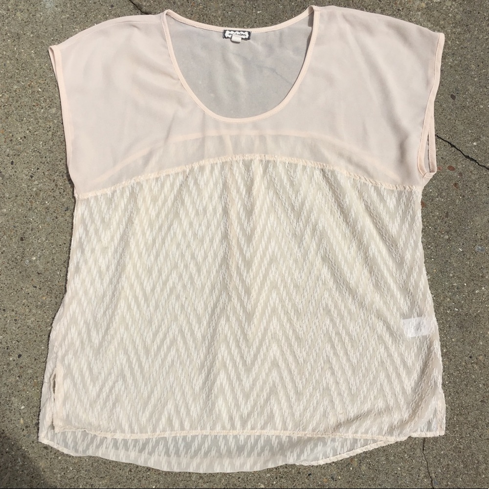 Women’s Cream Chevron Patterned Sheer Flowy Short Sleeve Top